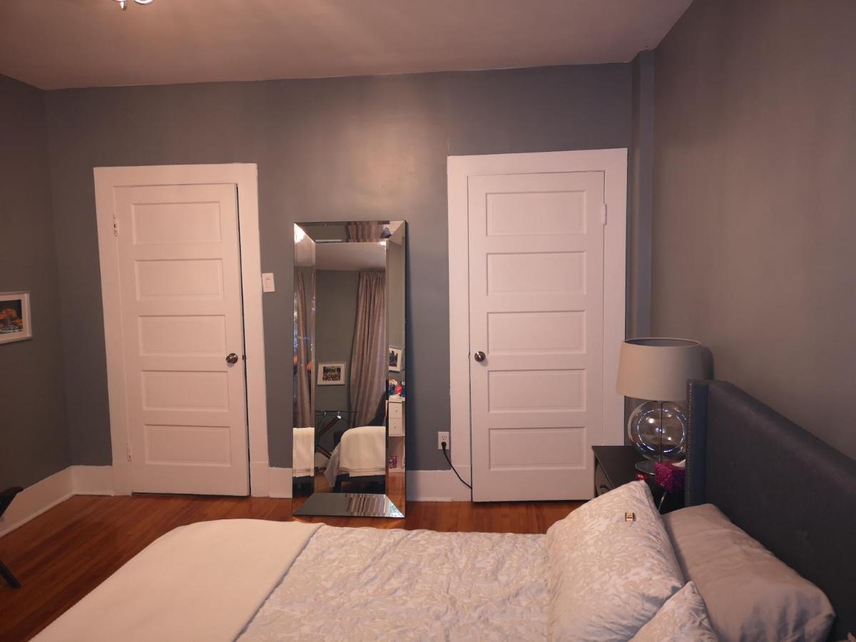 Room With King Bed In Shared 3 Bedroom Downtown モントリオール エクステリア 写真