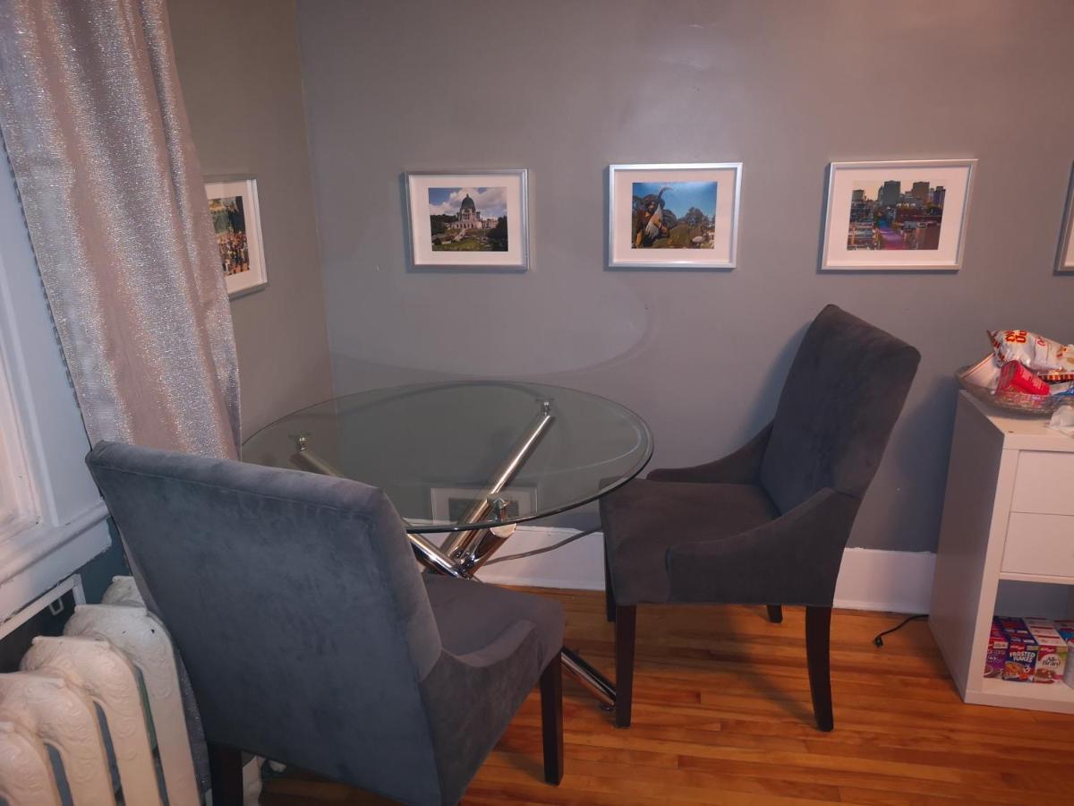 Room With King Bed In Shared 3 Bedroom Downtown モントリオール エクステリア 写真